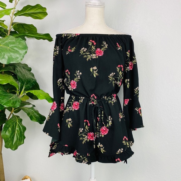 feathers Pants - BLACK FLORAL LONG BELL SLEEVE SHORT RUFFLE ROMPER
